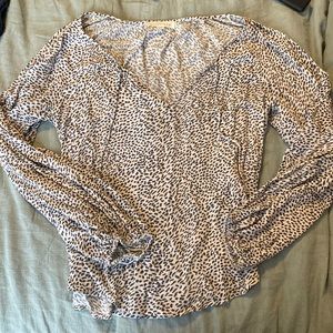 Love stitch Wide Sleeve Top